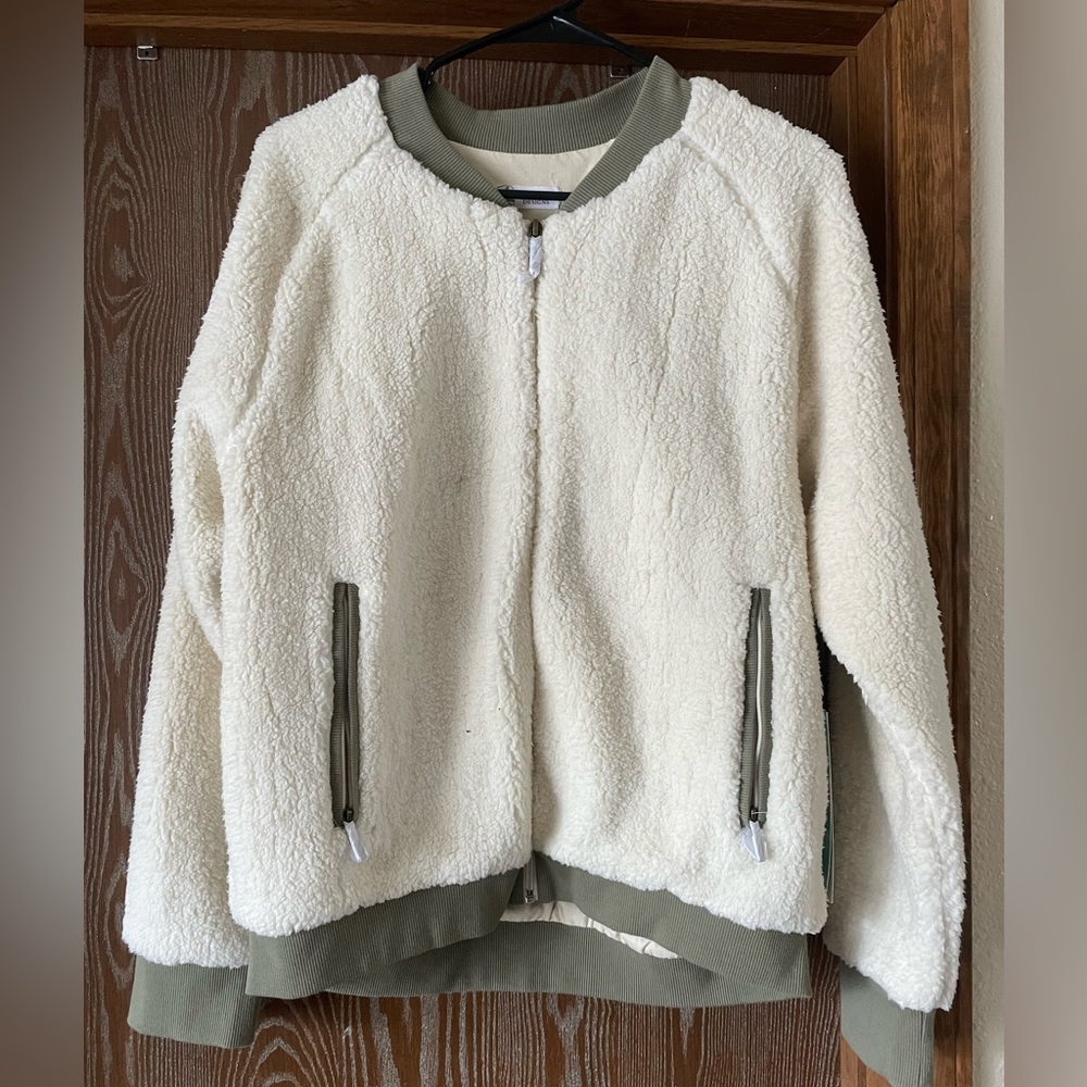 NWT Carve Sherpa bomber jacket - Large